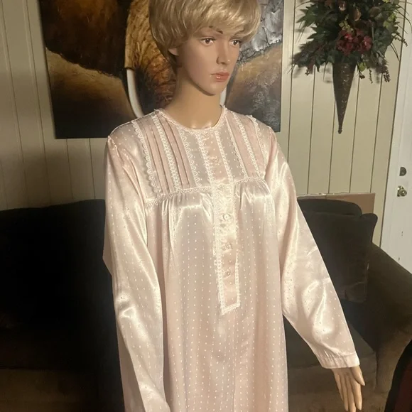 Vintage~ Christian Dior ~Size Large Pink Elegant Nightgown